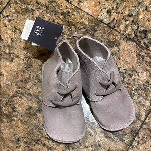 GAP Baby Soft Gray Walker Shoes